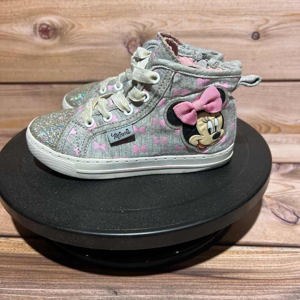 Disney Minnie Mouse Kids Light Up Sneakers - Gray, Pink, and Glitter